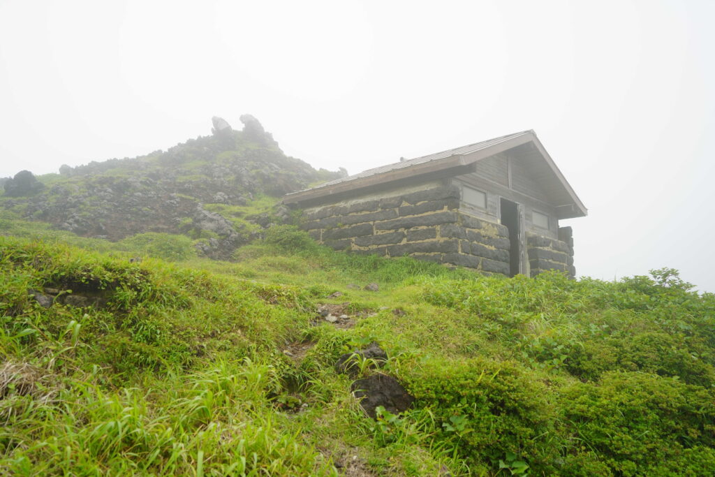 霧の阿蘇 ― 火山の地形を歩く DSC00457 1024x683 - 霧の阿蘇 ― 火山の地形を歩く